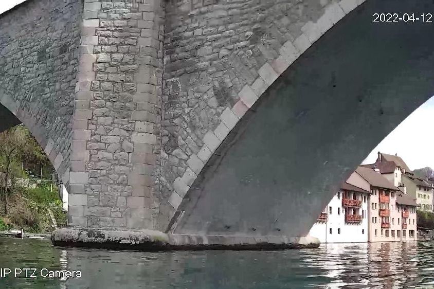 Aufnahme einer Brücke mit der Drohnenbootkamera